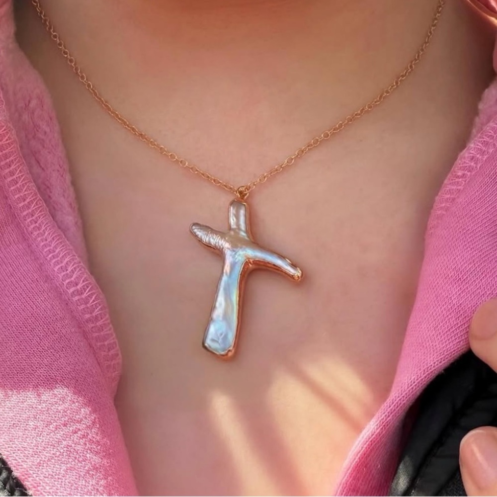 Elegant Gold and Pearl Cross Necklace